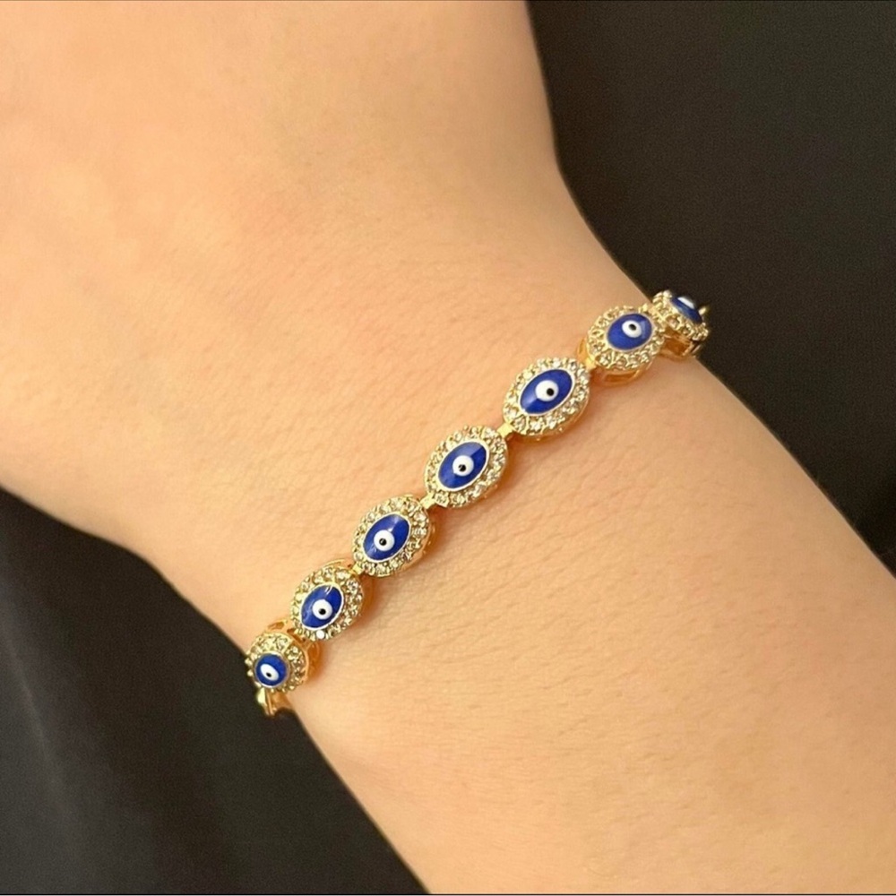 Elegant Gold and Blue Evil Eye Bracelet